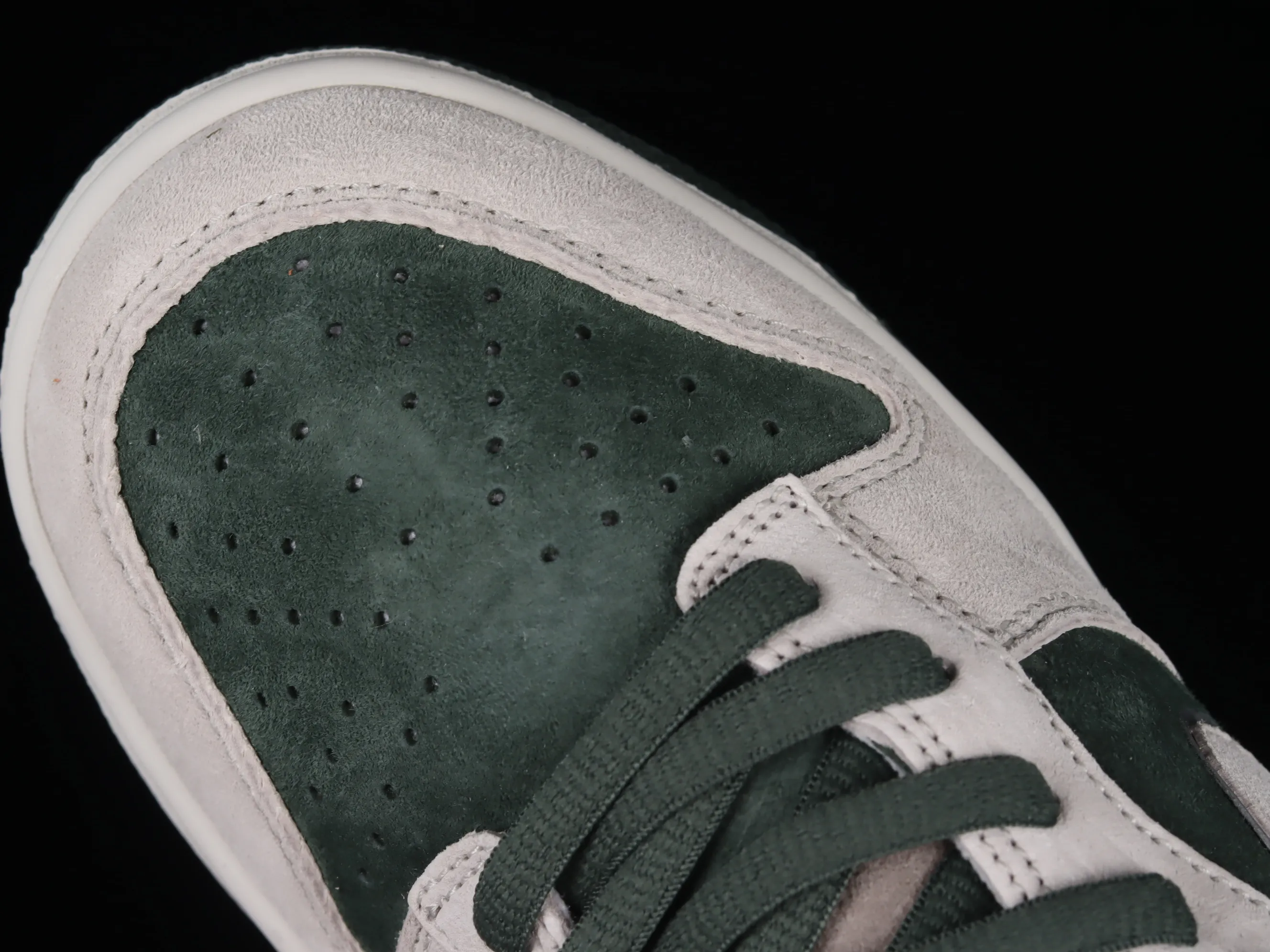 All Categories Nk SB Dunk Series Nk SB Dunk Low Low-top sneakers Otomo Katsuhiro x Nk SB Dunk Low "Steamboy OST" Otomo Katsuhiro co-branded SB low-top sports and leisure sneakers LF0039-035